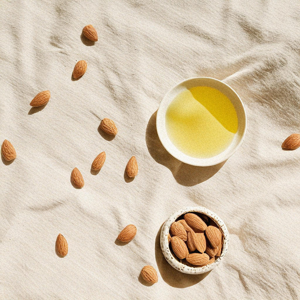 Sweet Almond & Linseed Oils